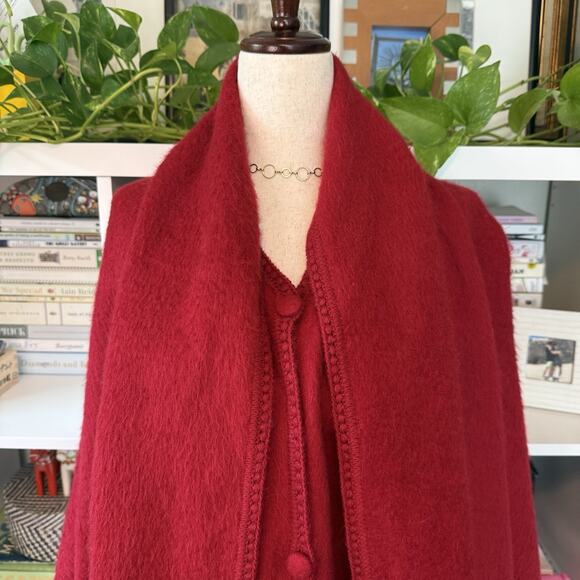 Elegant Red Women's Scarf with Fringe - Picture 5 of 11